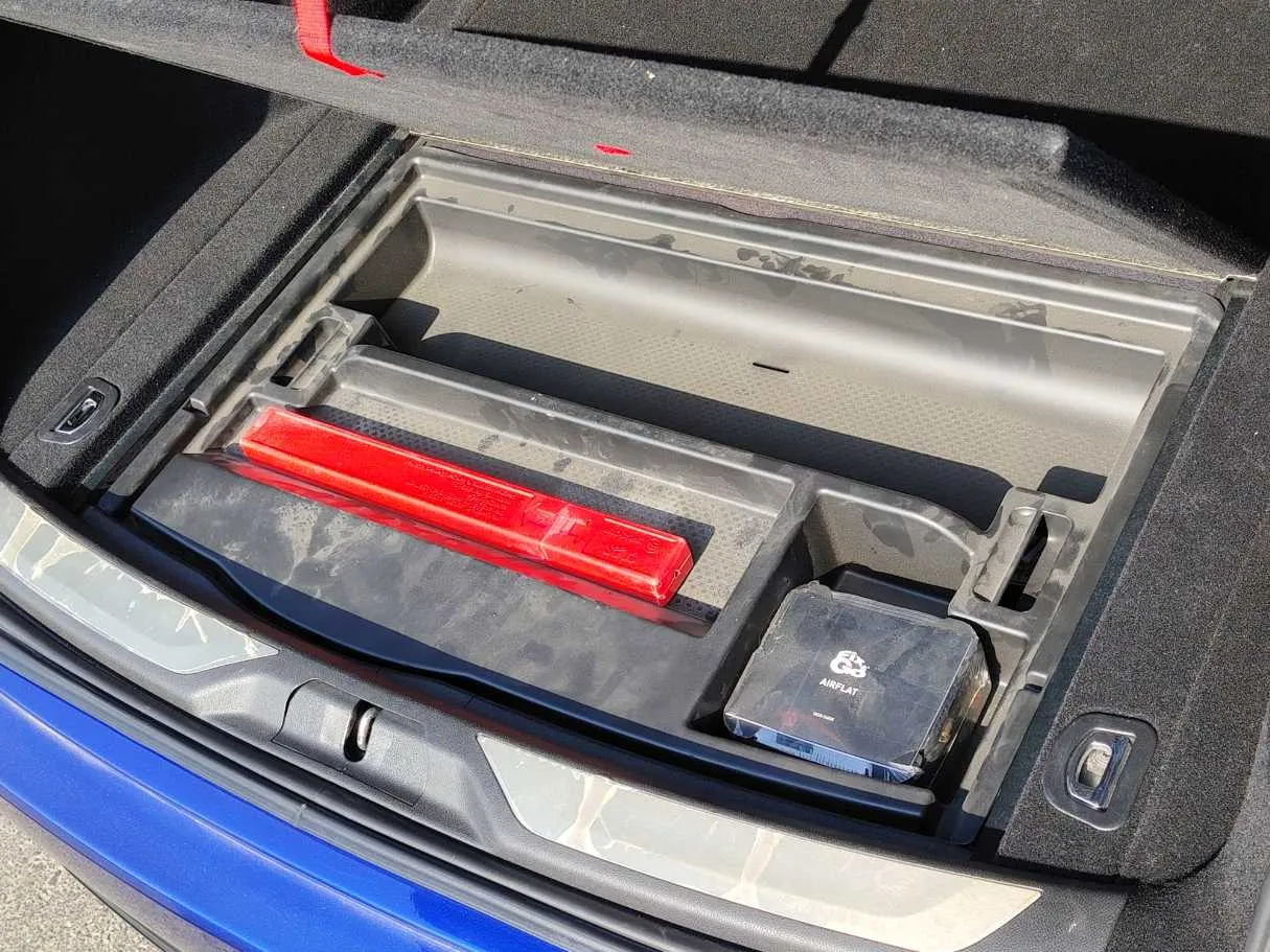 Car image 36