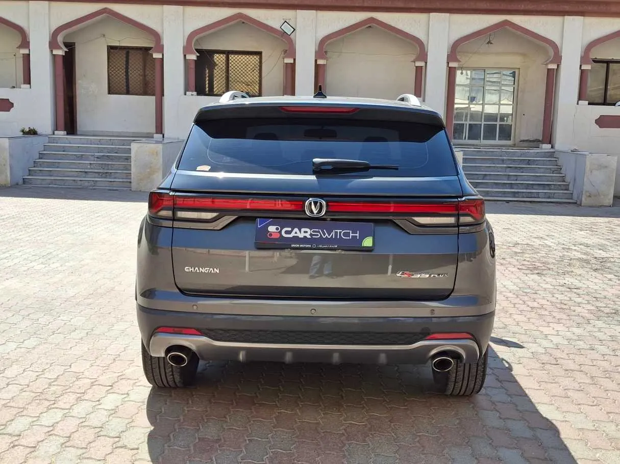 Car image 6