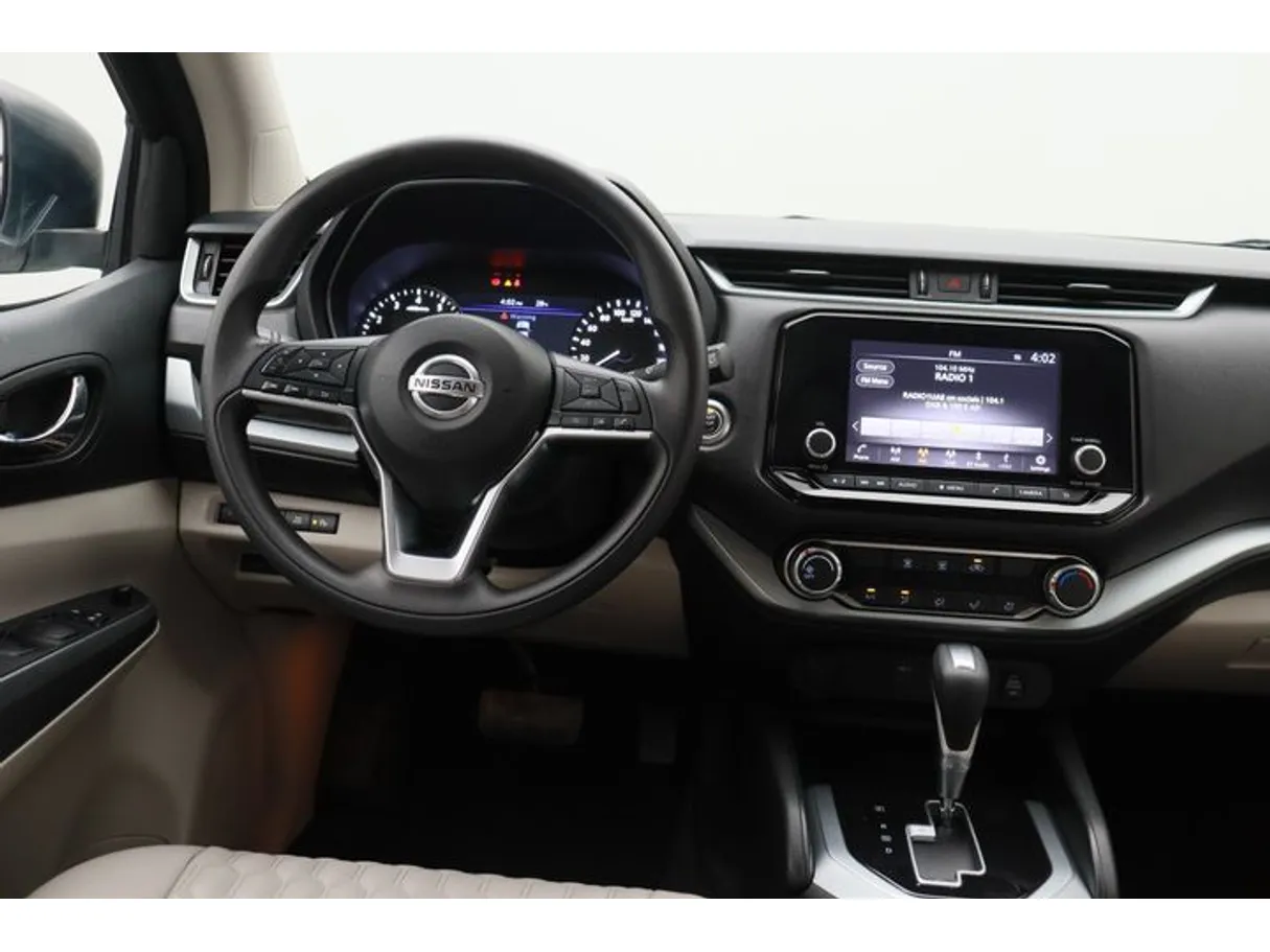Car image 15