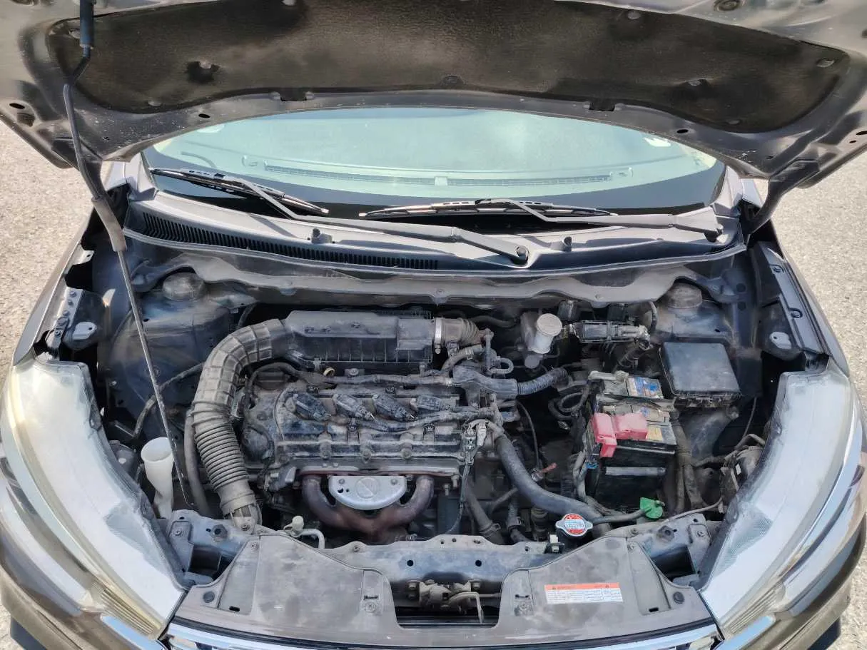 Car image 30