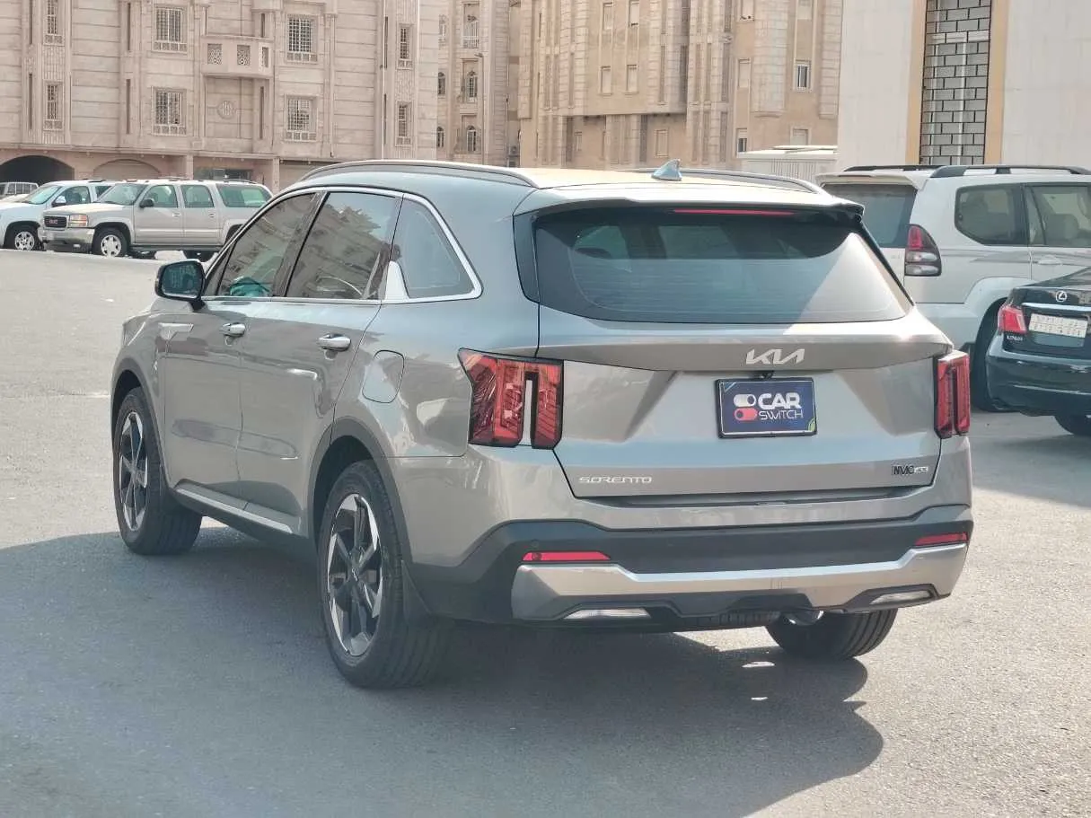 Car image 7