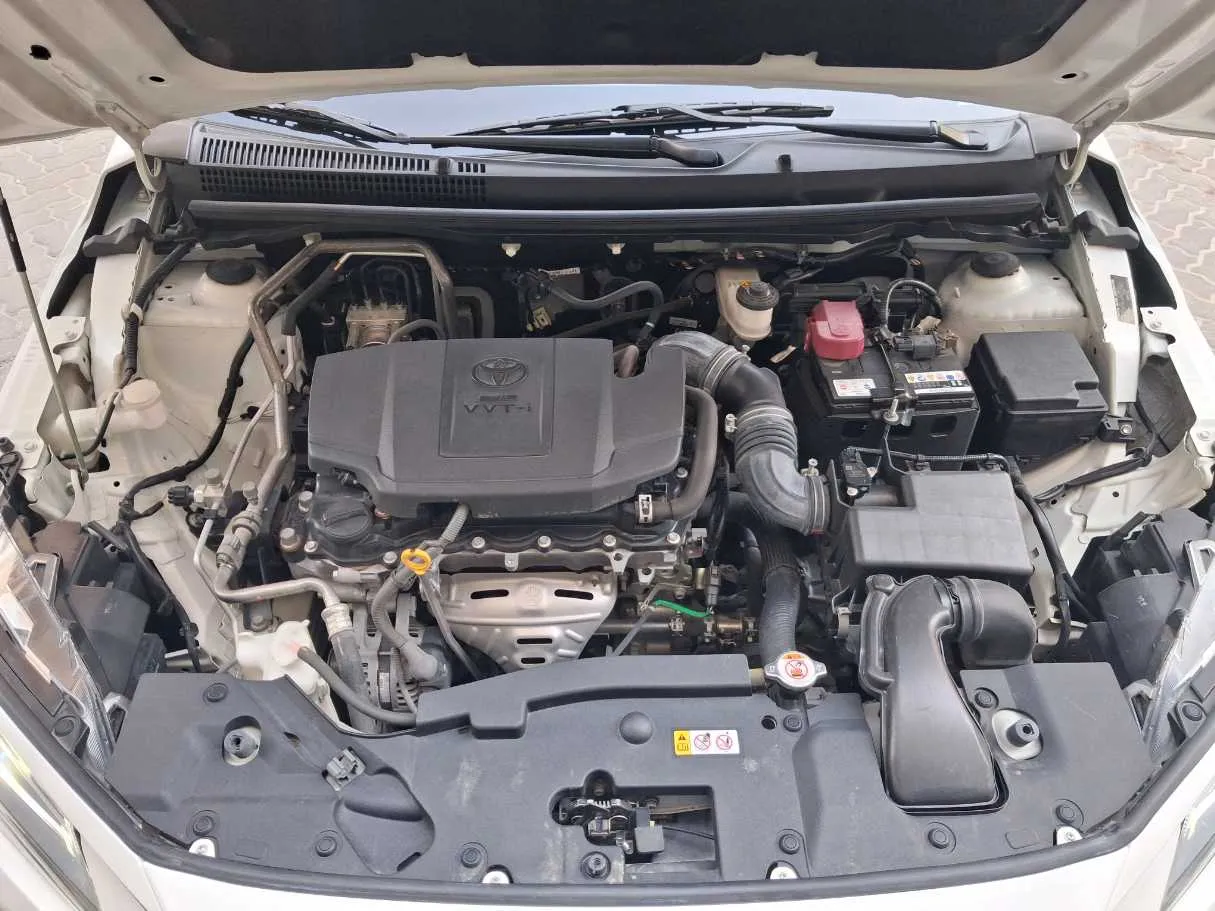 Car image 19