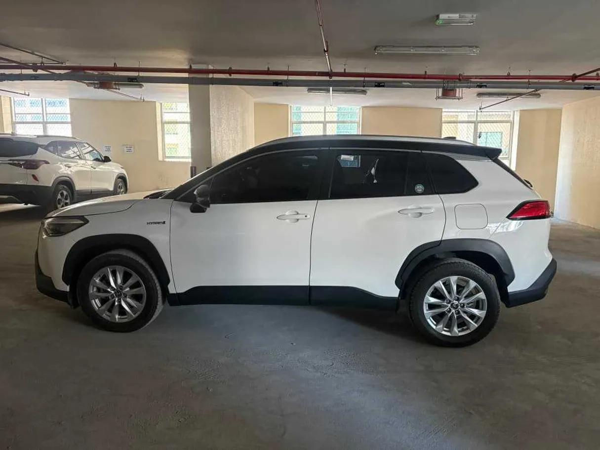 Car image 4
