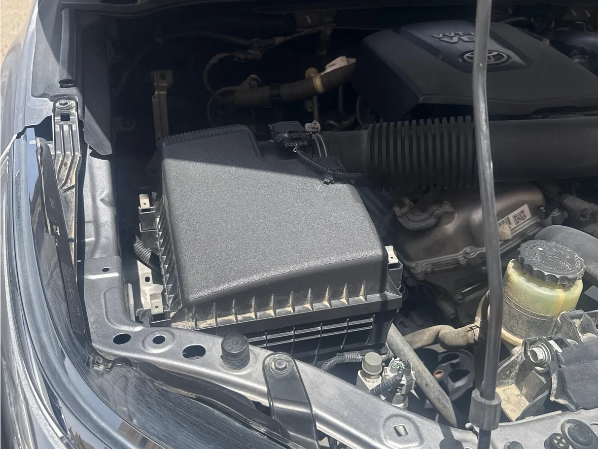 Car image 9