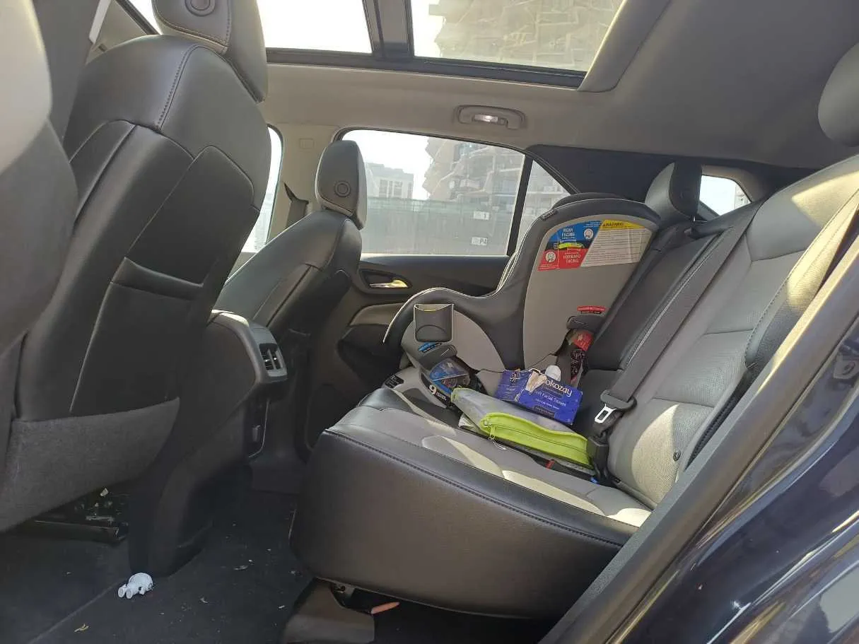Car image 13