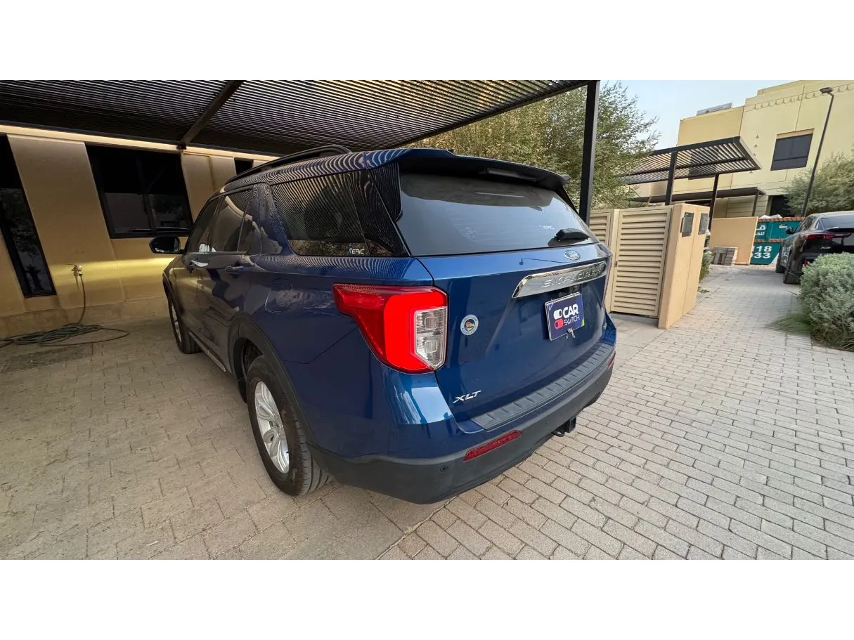 Car image 7