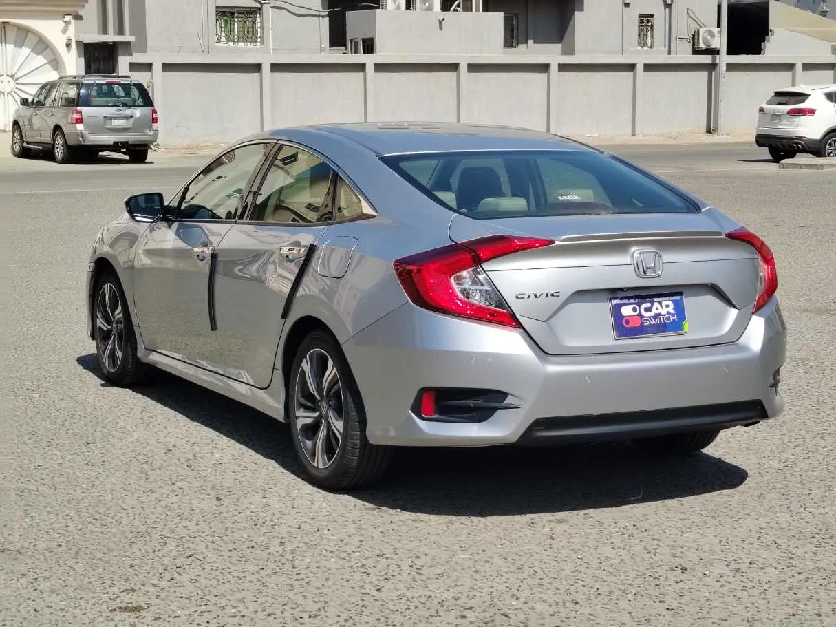 Car image 7