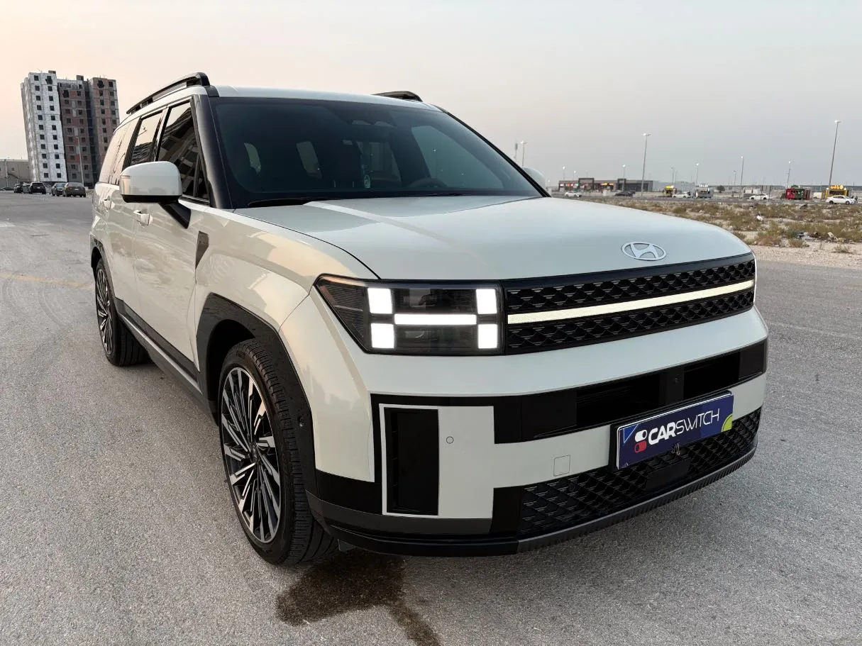 Car image 3