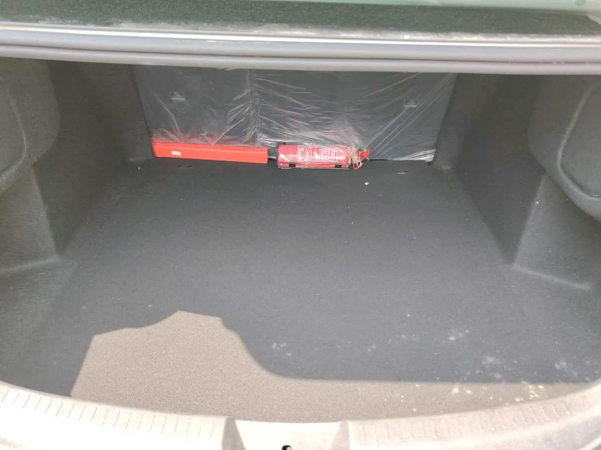 Car image 34