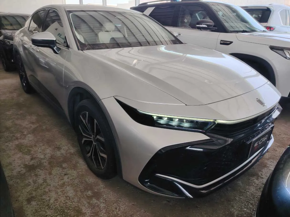 Car image 3