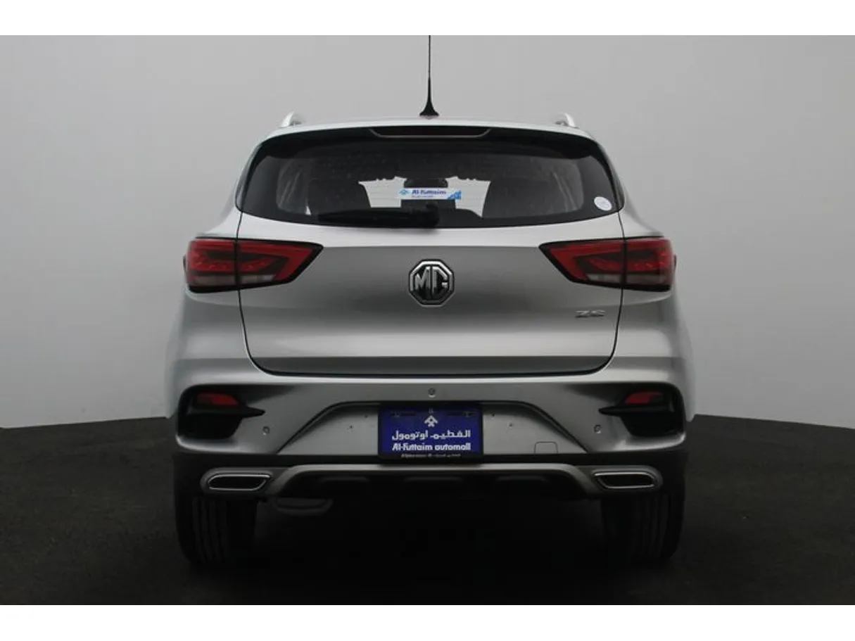Car image 12