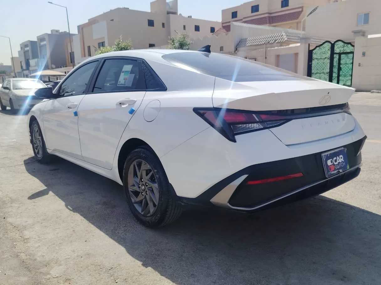 Car image 8