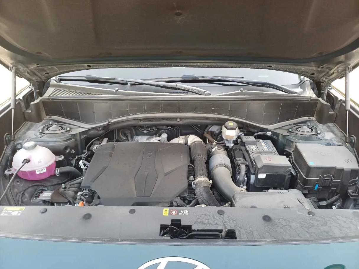 Car image 24