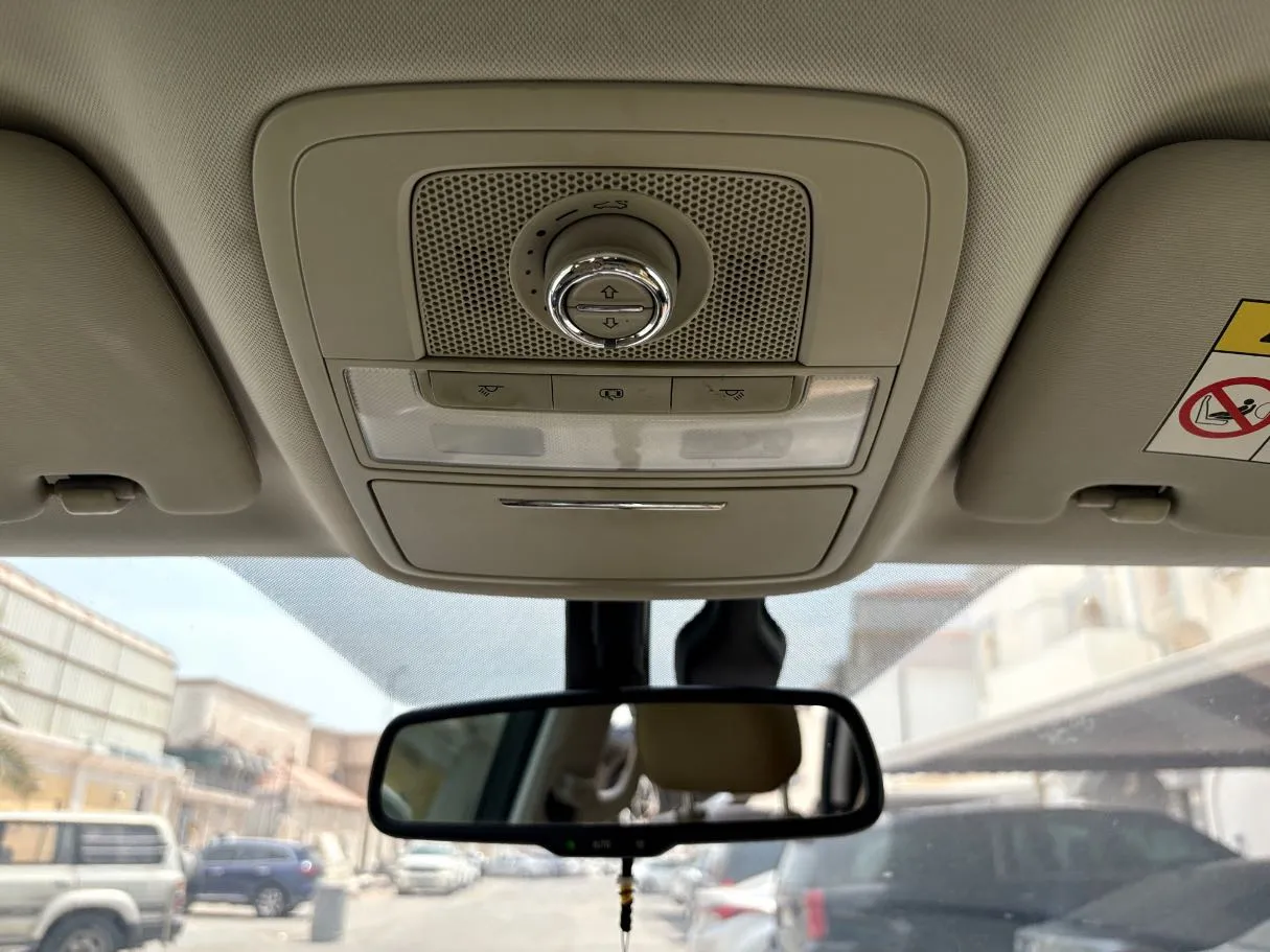 Car image 27