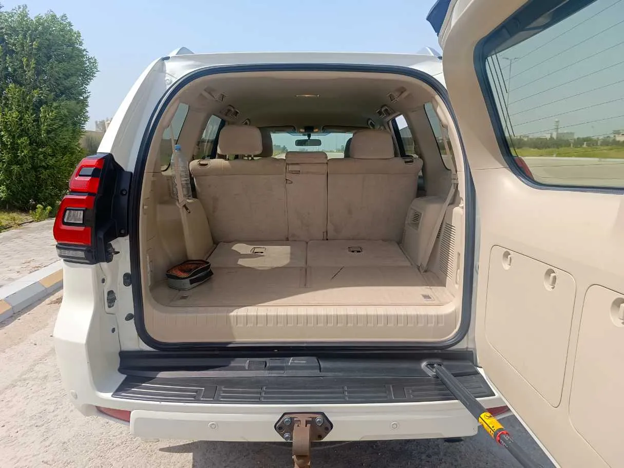 Car image 27
