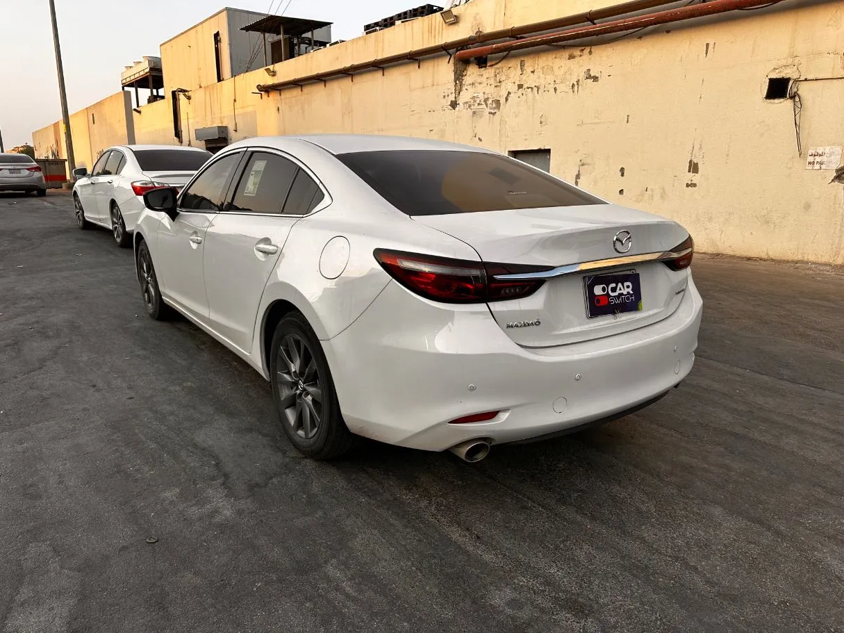 Car image 7