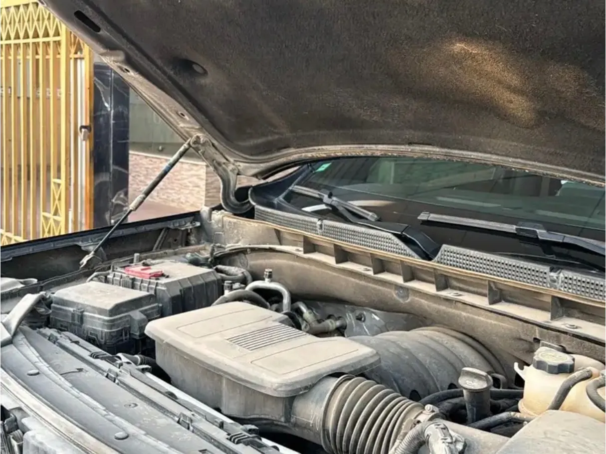 Car image 8