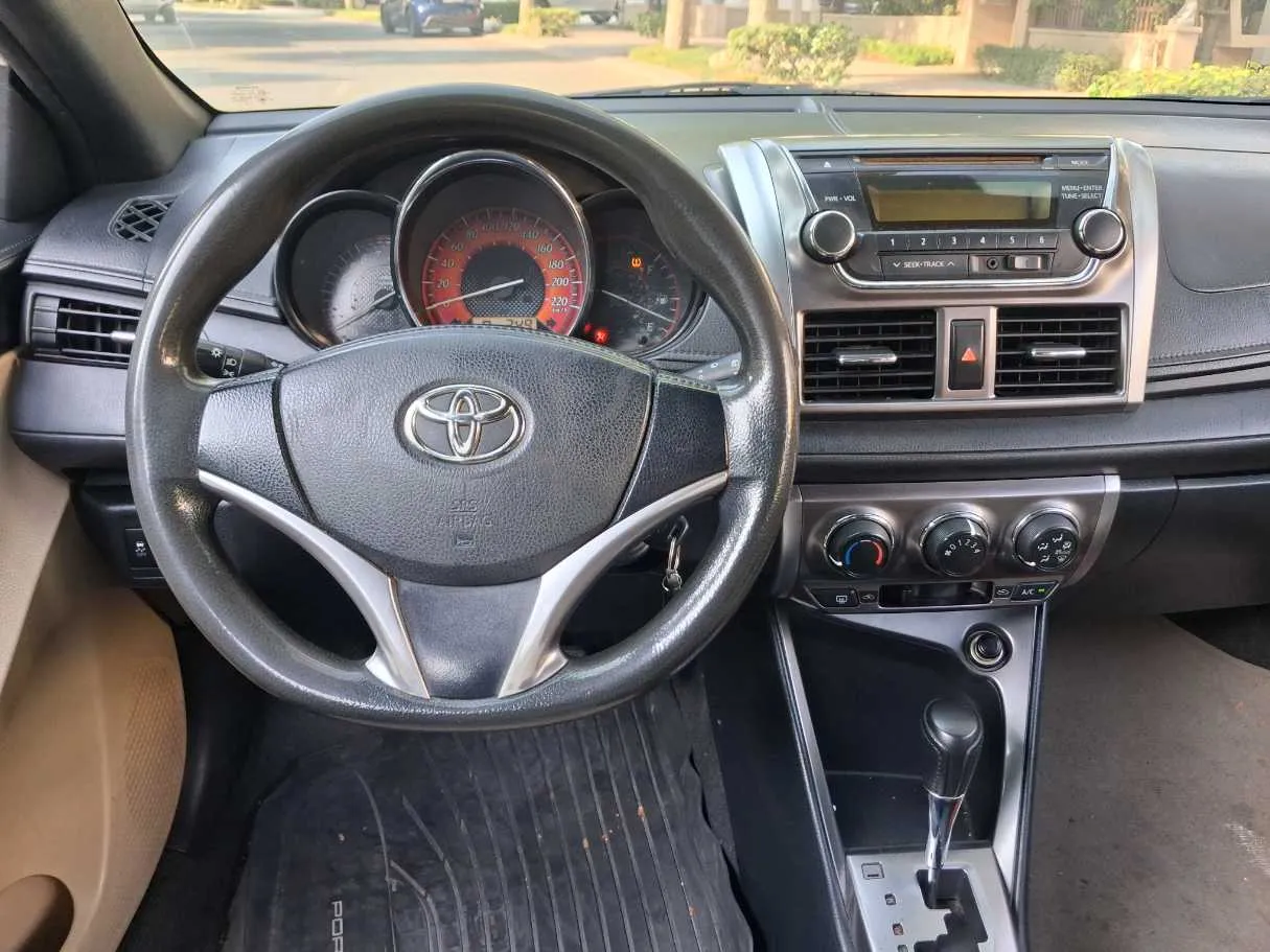 Car image 17