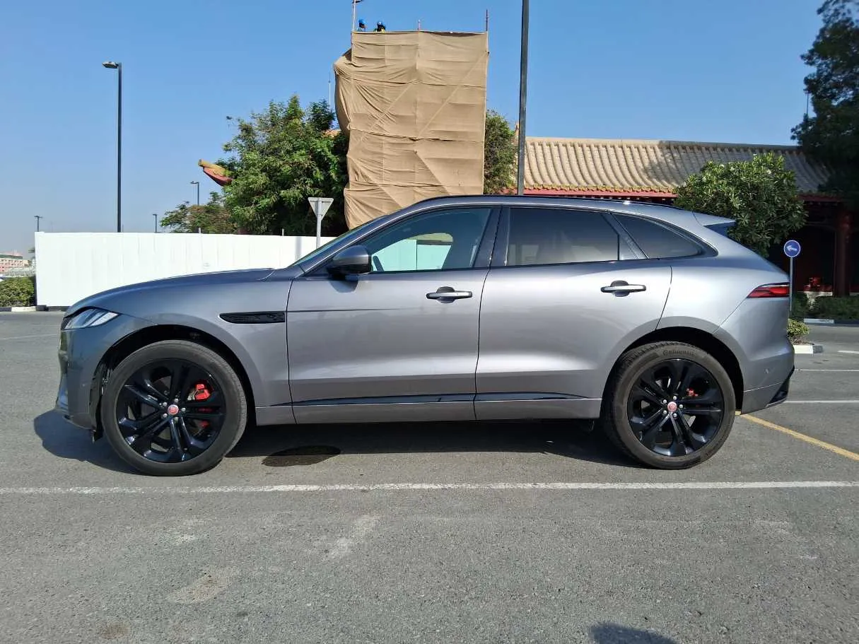 Car image 8