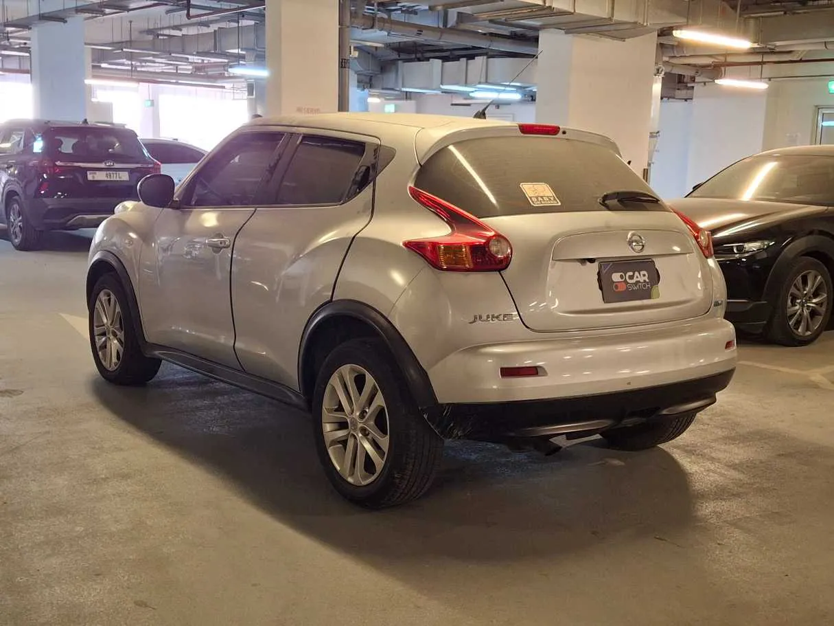 Car image 5