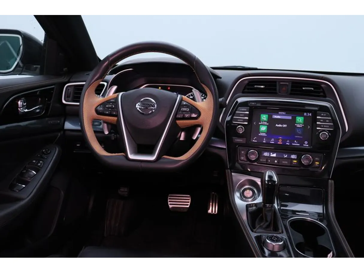 Car image 15