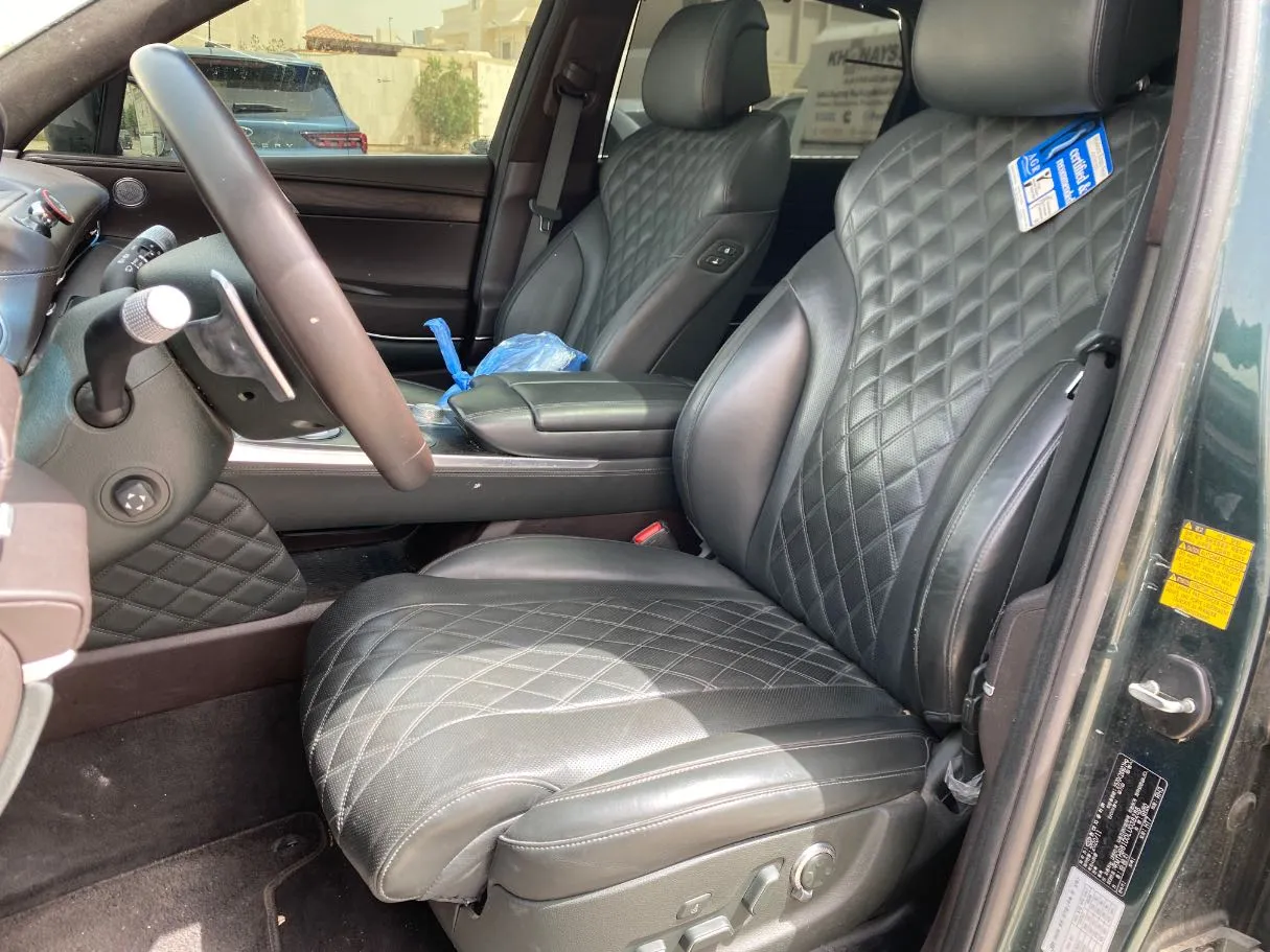Car image 11