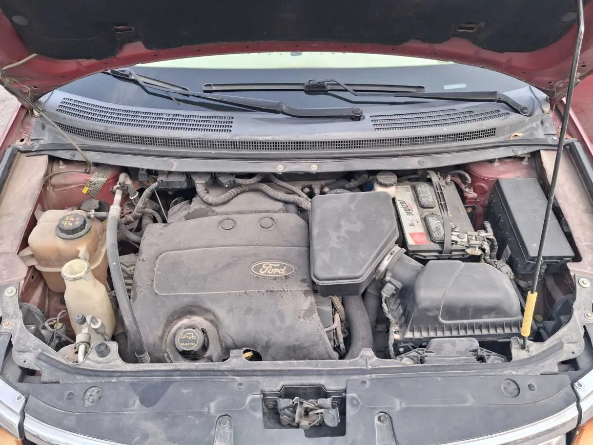 Car image 19