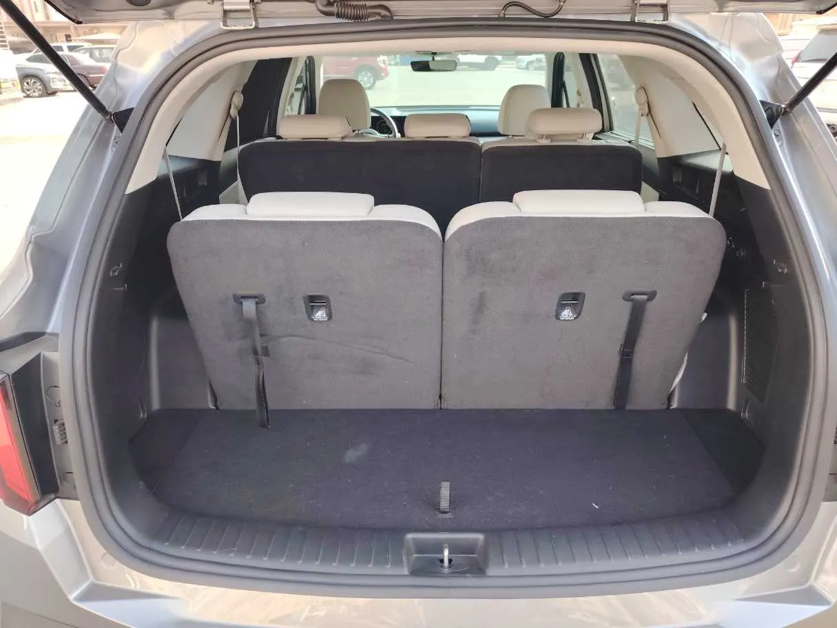 Car image 25