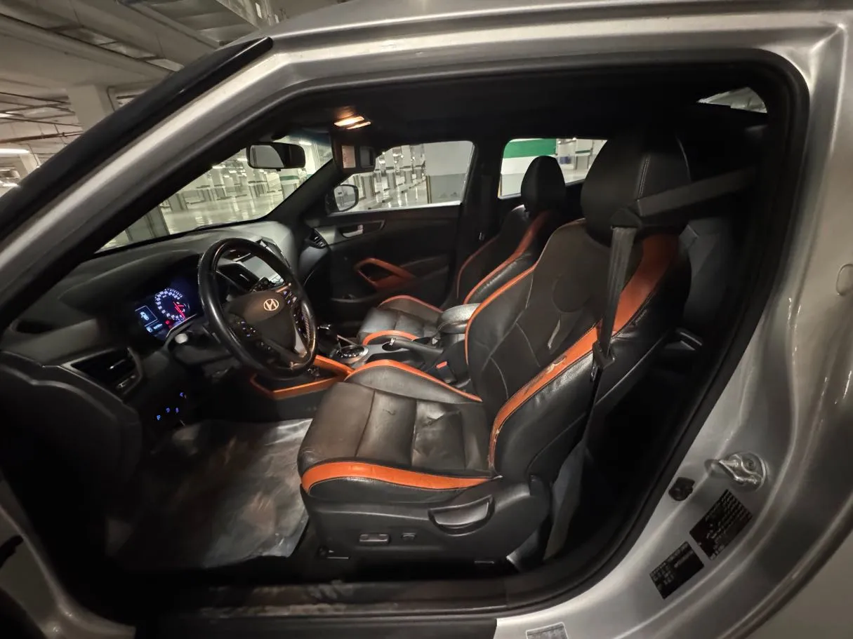 Car image 11