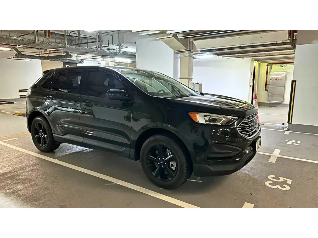 Car image 3