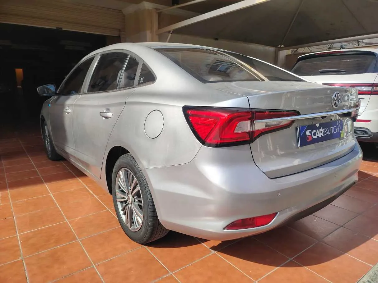 Car image 7