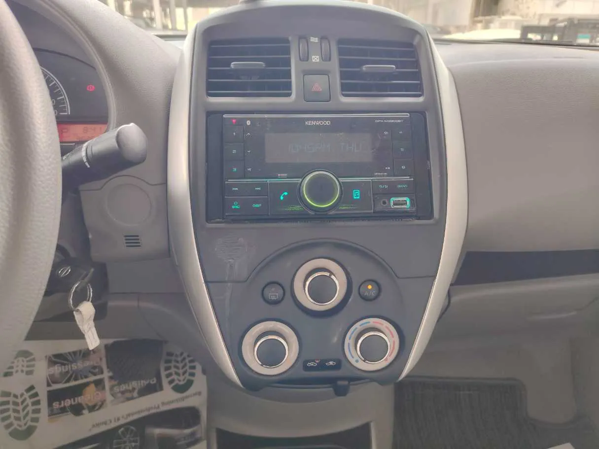 Car image 18