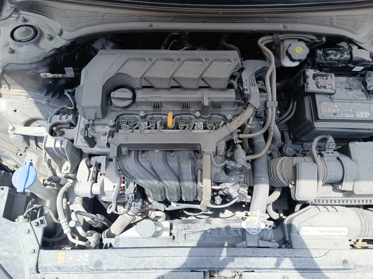 Car image 32