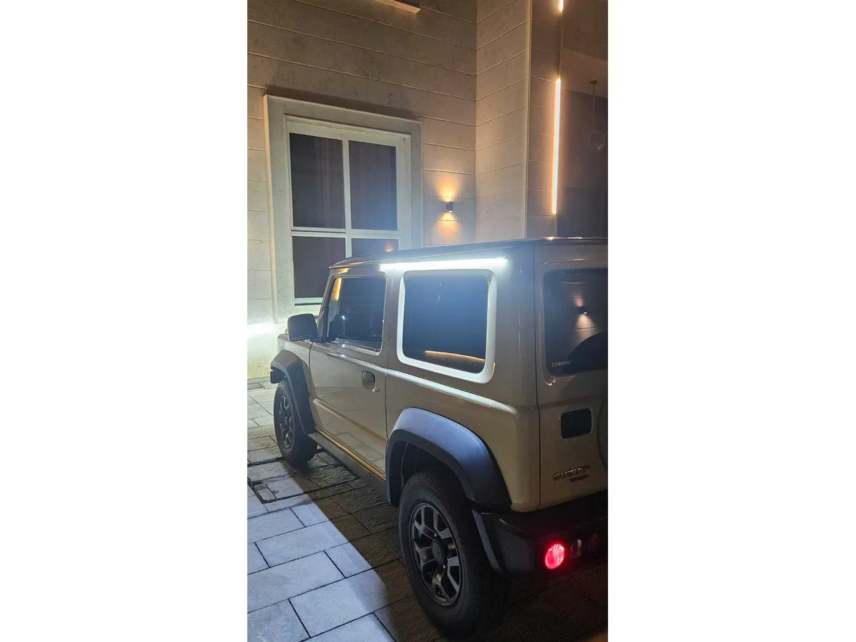 Car image 16