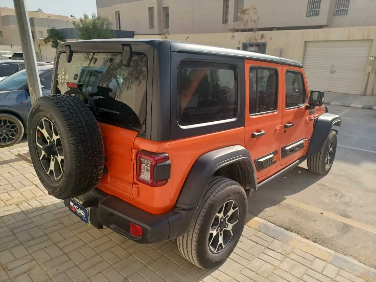 Car image 5