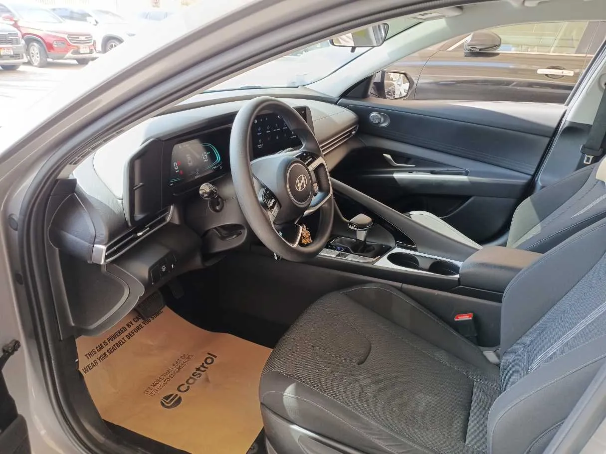 Car image 11
