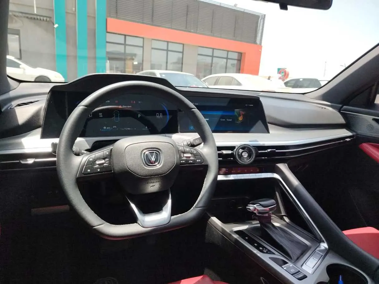 Car image 28
