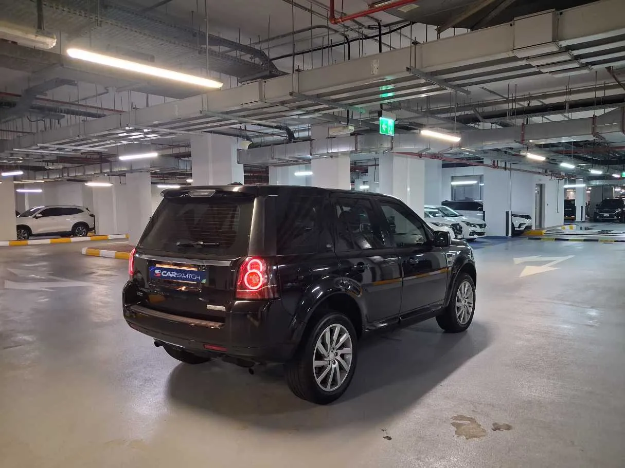 Car image 5