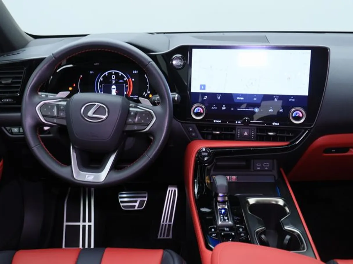 Car image 15