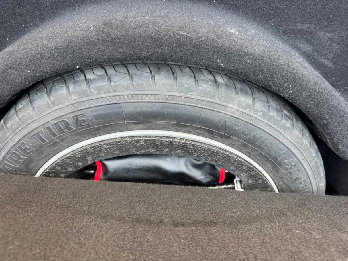 Car image 33