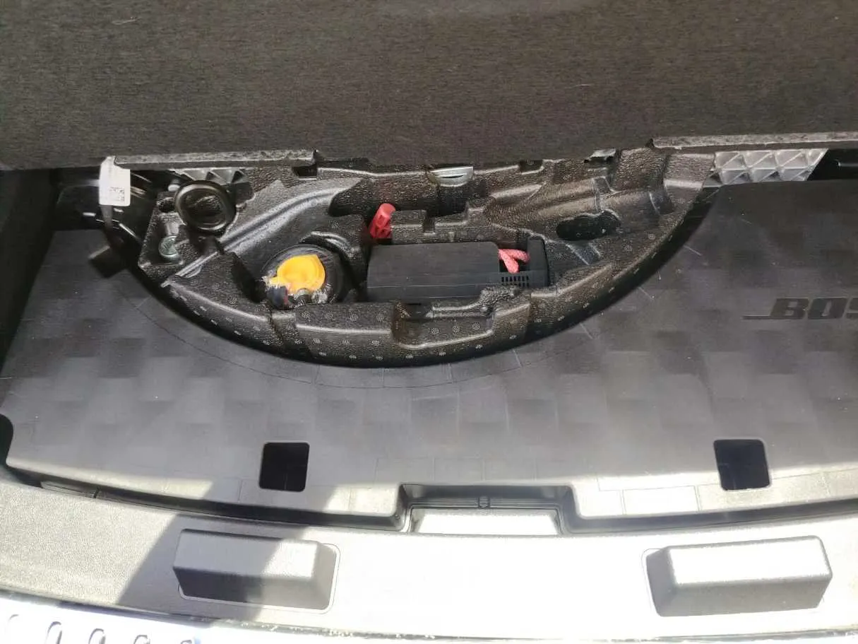 Car image 48