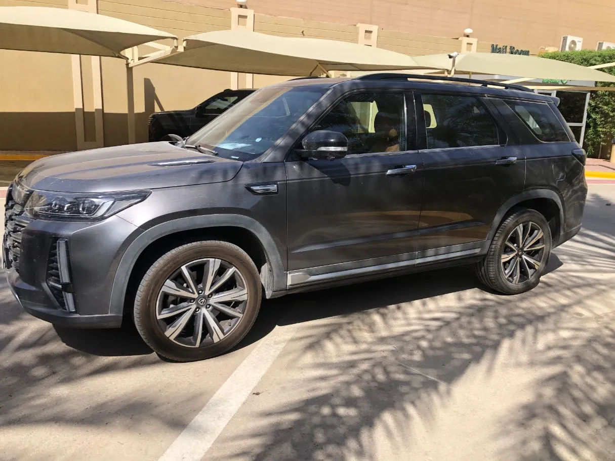 Car image 8