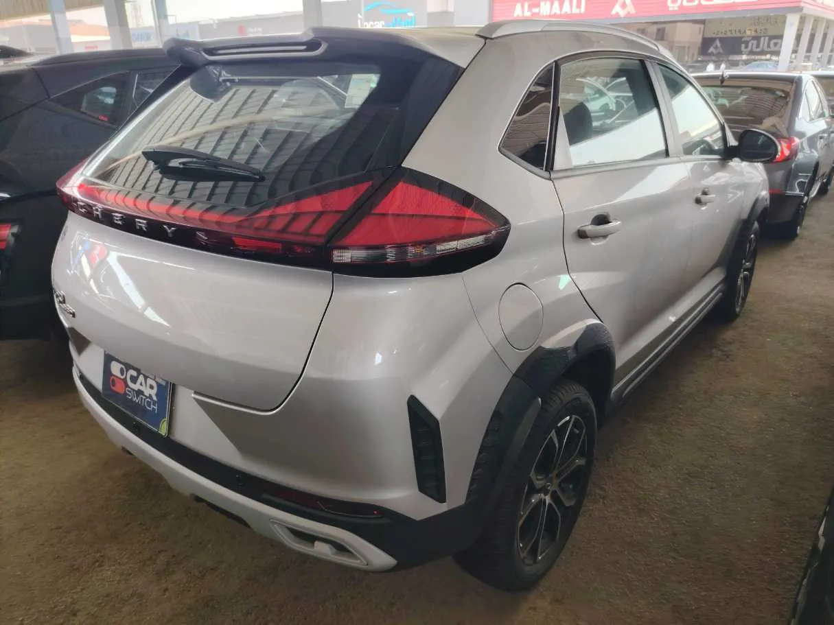 Car image 5
