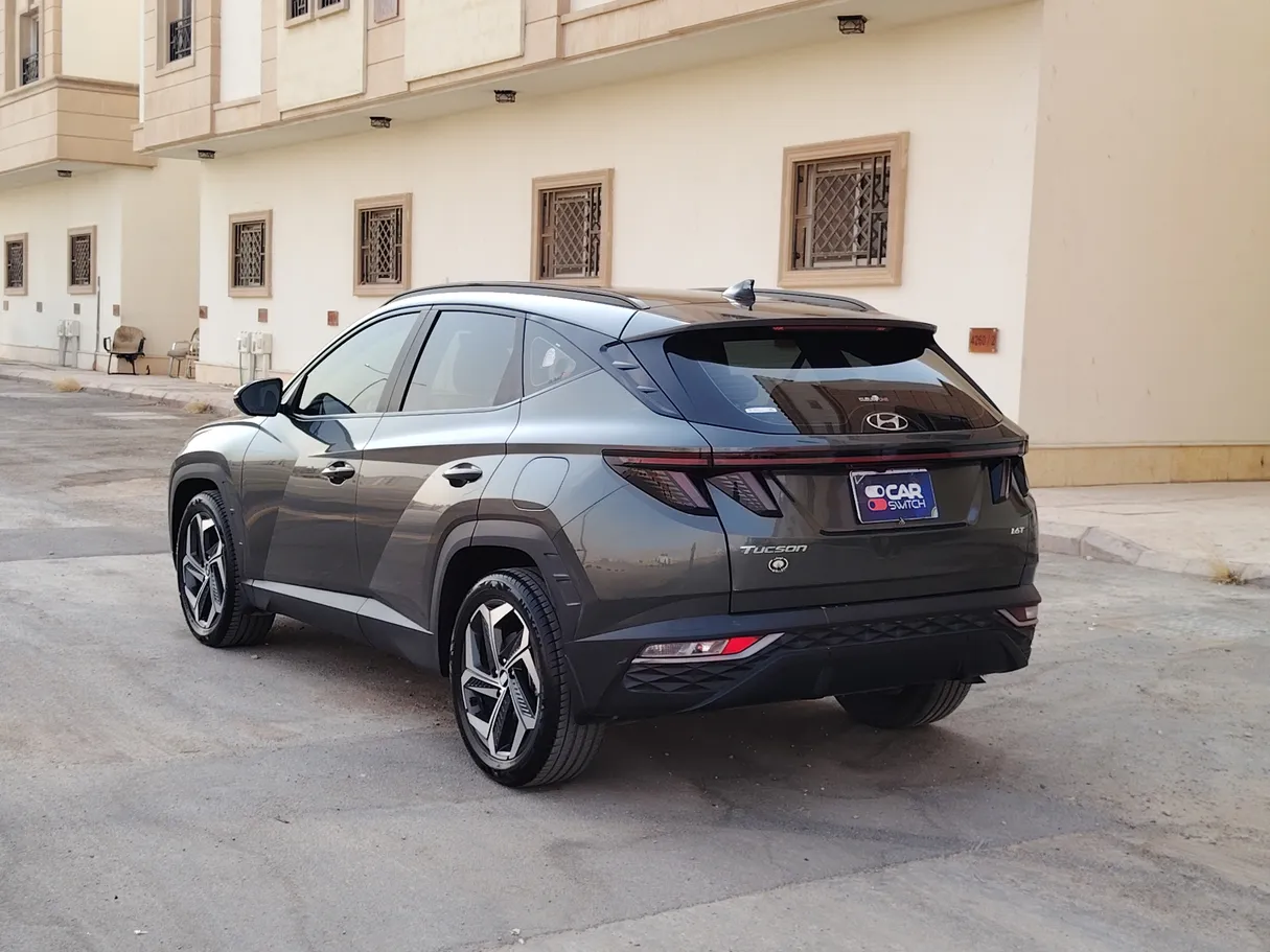 Car image 7