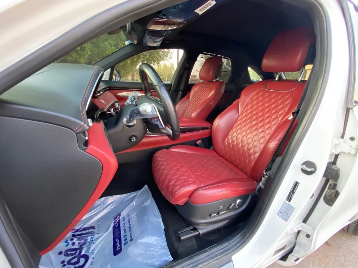 Car image 11