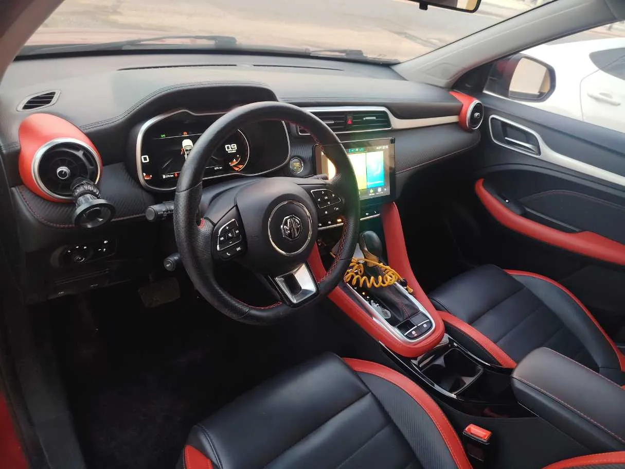 Car image 11