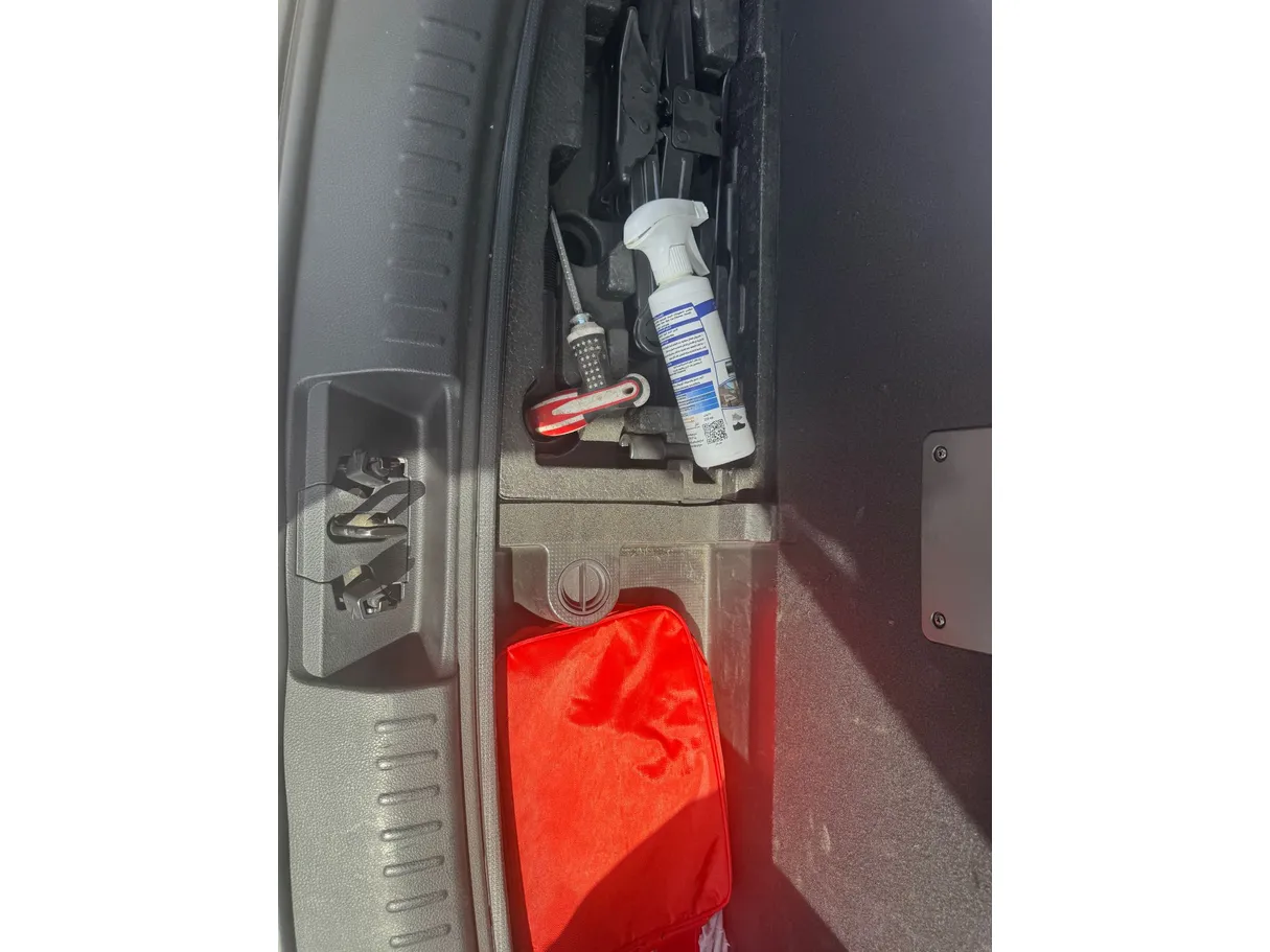 Car image 21