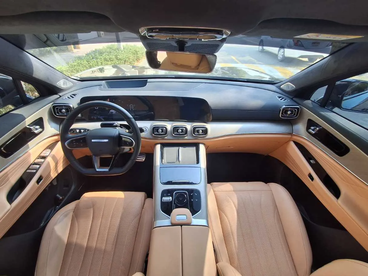 Car image 14