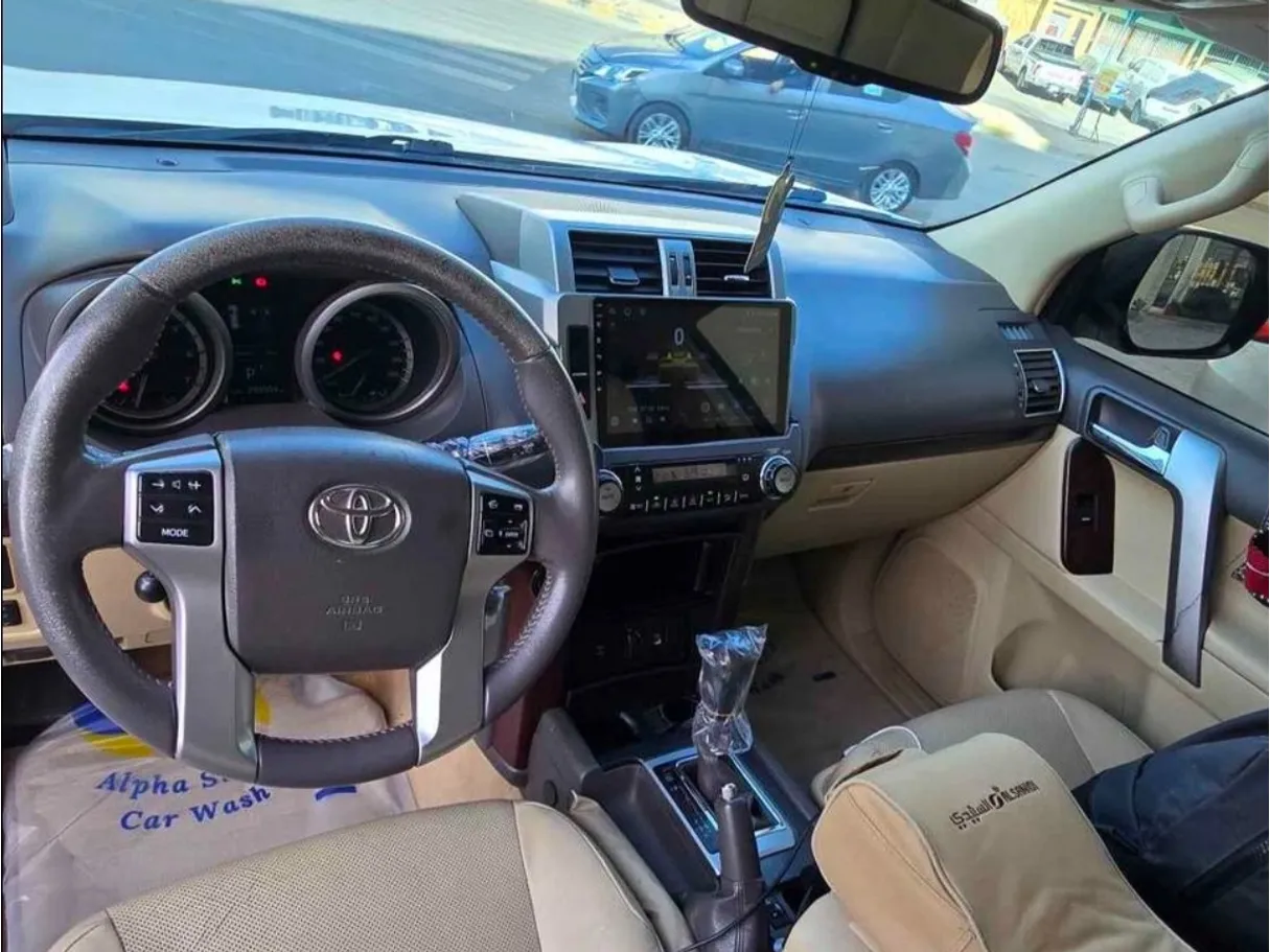 Car image 7