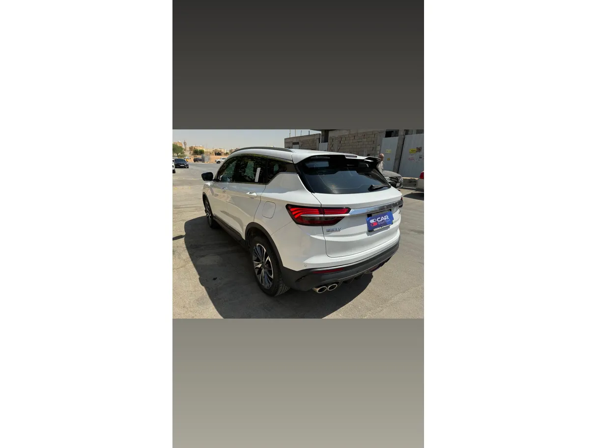 Car image 7